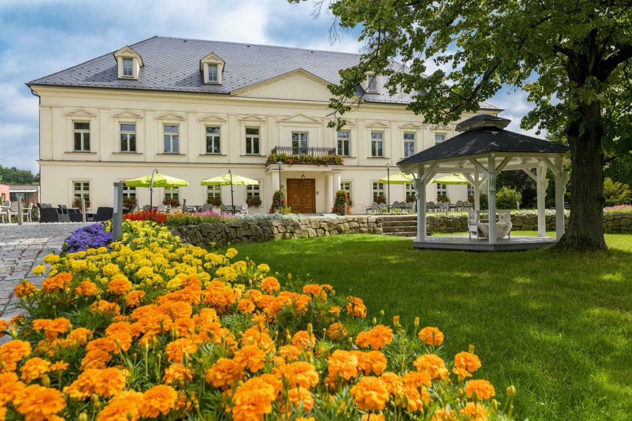 Zamecek Petrovice Hotel Petrovice u Karvine Luaran gambar